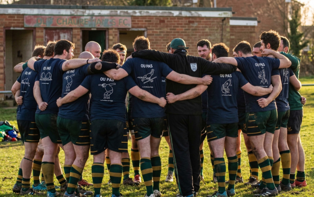 équipe rugby amateur rassemblée avant match esprit de club